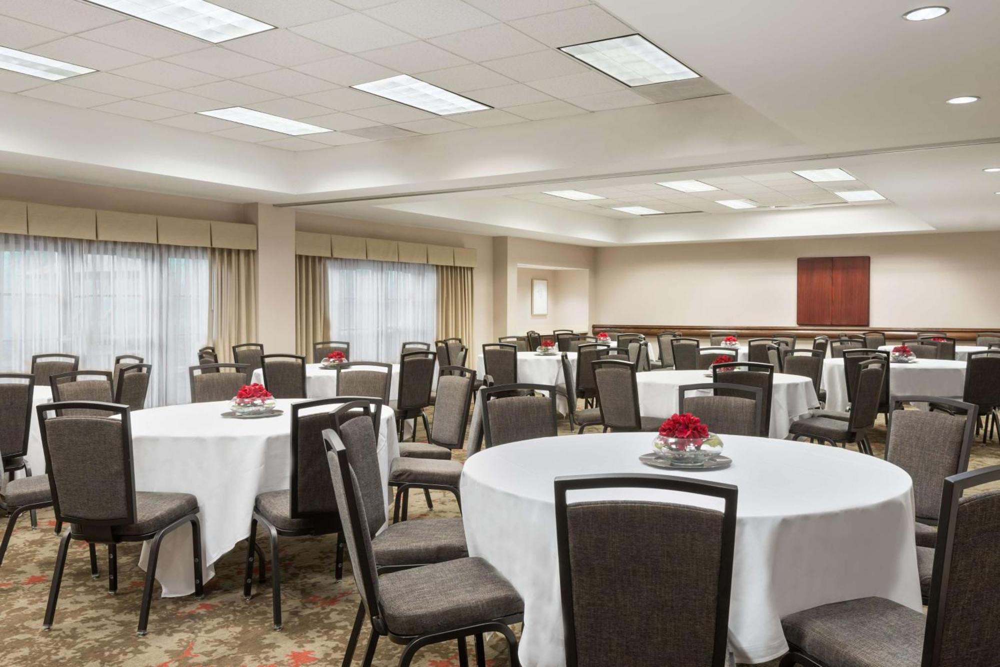 Homewood Suites By Hilton Raleigh/Crabtree Valley מראה חיצוני תמונה