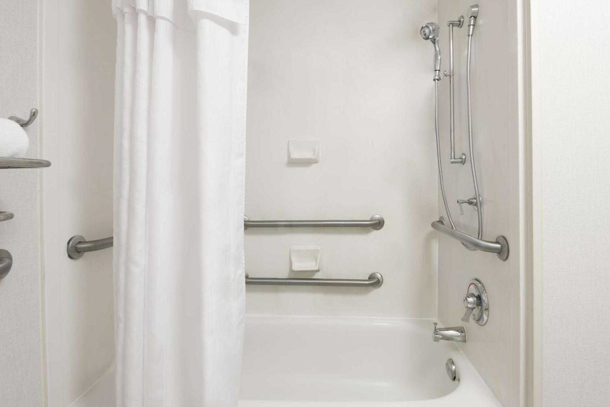 Homewood Suites By Hilton Raleigh/Crabtree Valley מראה חיצוני תמונה