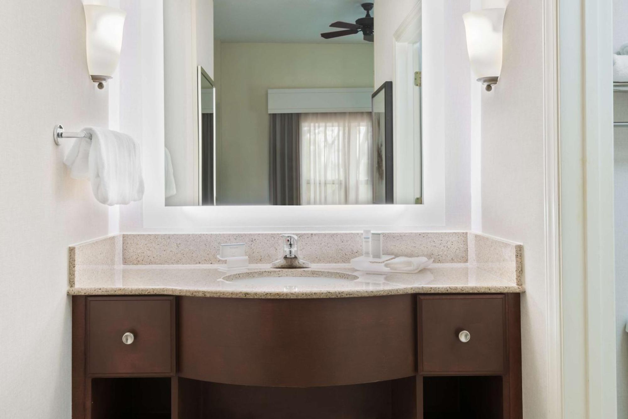 Homewood Suites By Hilton Raleigh/Crabtree Valley מראה חיצוני תמונה